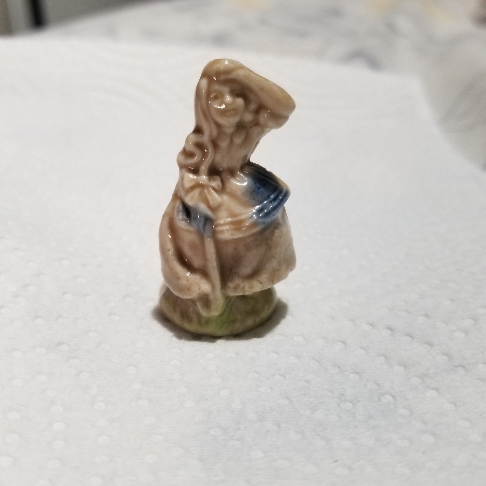 Vintage Wade England Red Rose Tea Ceramic Figure " Little Bo-Peep" GUC